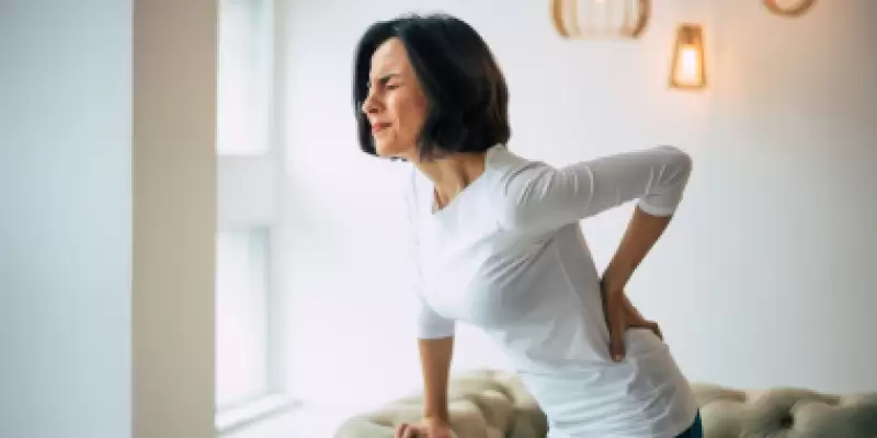 Dor física com raiz emocional: quando o corpo da mãe grita o que ela não consegue dizer