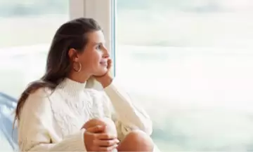 Por que o inverno pesa tanto em você? Tristeza, cansaço e compulsão não são fraqueza. São mensagens do seu corpo.