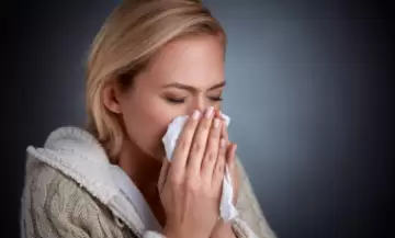 Ites” que não vão embora: por que a dor insiste em voltar? E como a homeopatia pode tratar a causa e não só o sintoma